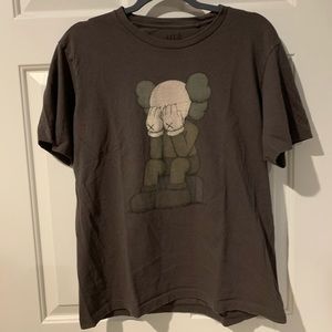 Rare KAWS x Uniqlo Shirt Mens Small
